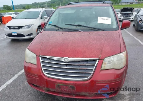 2008 Chrysler Town & Country Touring from USA, damaged, VIN 2A8HR54PX8R731719